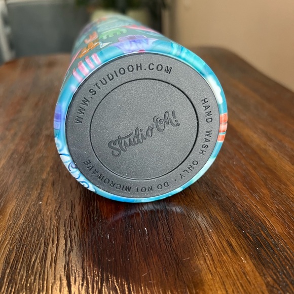 🛍️2/$10🛍️ Studio Oh water bottle - Picture 2 of 3